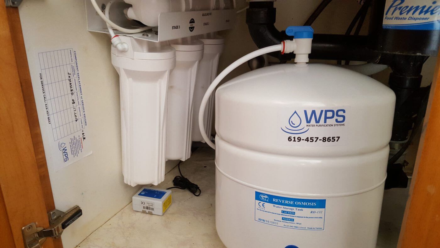 reverse osmosis with leak controller